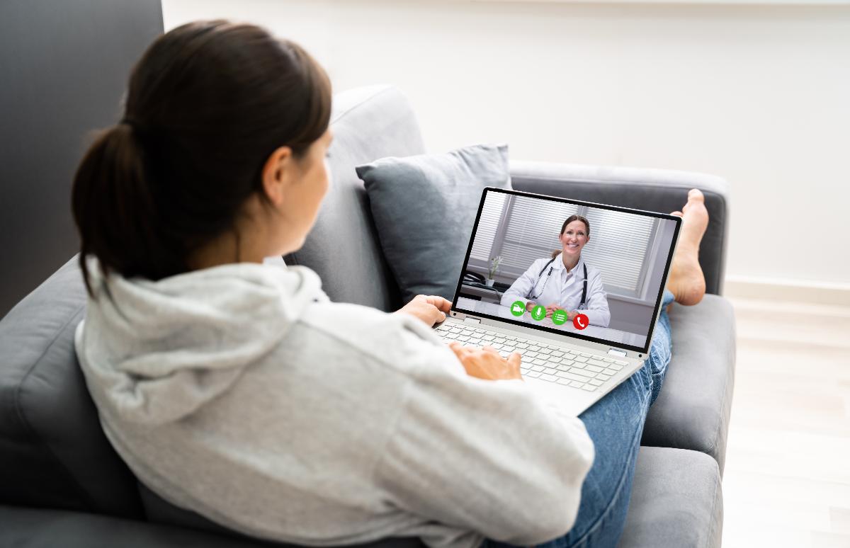 La telemedicina ha llegado para quedarse. Agilidad en las citaciones, en las consultas médicas y el apoyo que necesitas en el momento en que sea preciso. Te contamos qué es y cómo puedes disfrutar de este servicio.