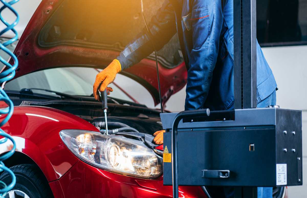 Las luces del coche: qué tipos hay, cuándo y cómo se utilizan... Todo lo que debes saber, aquí.