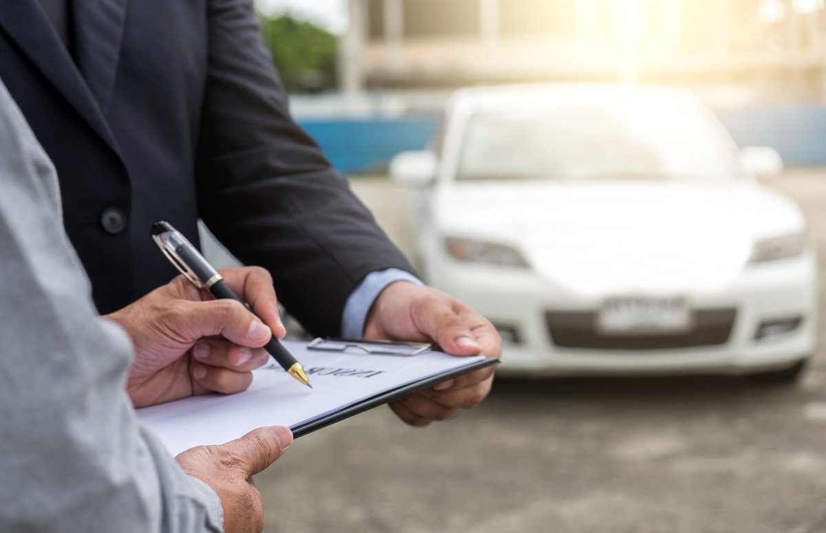 Si vas a llamar al seguro por alguna cuestión relacionada con tu coche, mejor ten a mano todos los datos que pueden pedirte.
