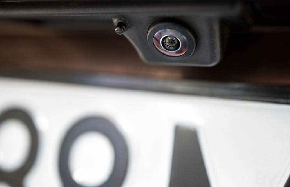 ¿Cubre el seguro la cámara de aparcamiento del coche?