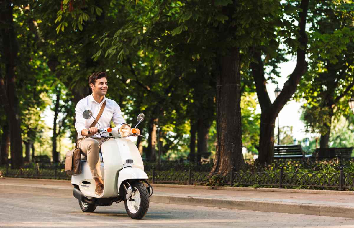Al final, te compras el ciclomotor y ahora tienes que hacerle un seguro. ¿Qué precio tienen? ¿Cuesta mucho menos que el de una moto?
