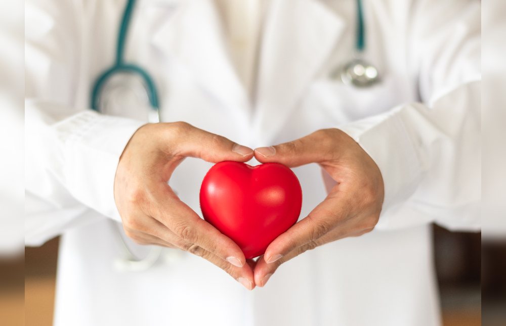El corazón es uno de los órganos que no debemos descuidar, porque es el encargado de que nuestro cuerpo siga funcionando. Un seguro de salud te aporta mucho en este sentido, porque te permite tener revisiones y seguimientos con el especialista que elijas.