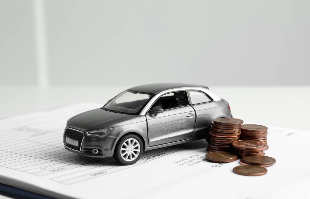 Si cambio de coche, ¿me toca hacer un cambio de seguro? Y si mantengo mi coche... ¿puedo cambiar de seguro?. La pregunta es: ¿puedo cambiar de seguro de coche cuando me apetezca? ¿Hay restricciones?