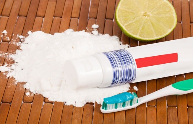 Trucos caseros para blanquear los dientes 