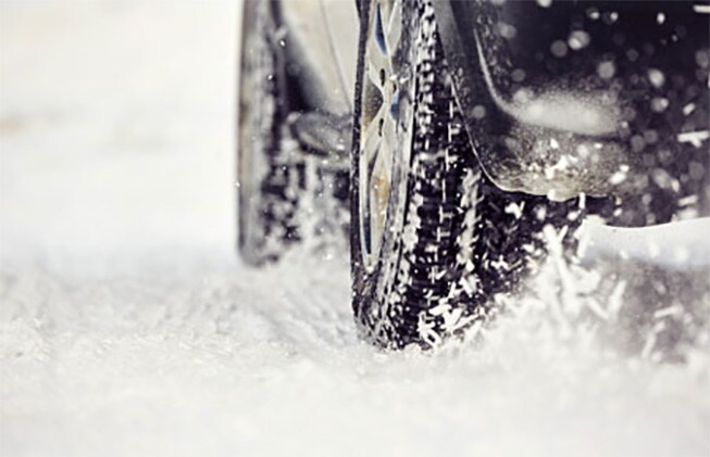Conducir sin cadenas en la nieve