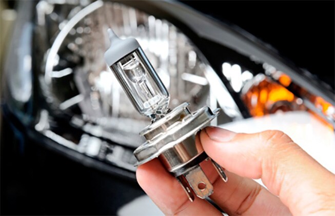 Cómo cambiar las luces del coche