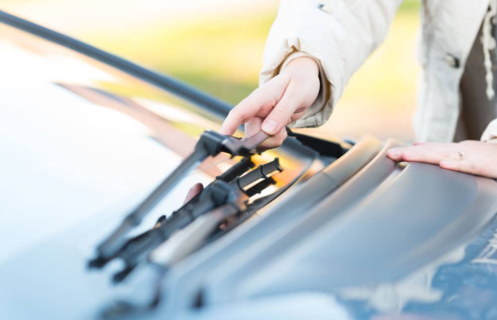  Como cambiar el limpiaparabrisas del coche